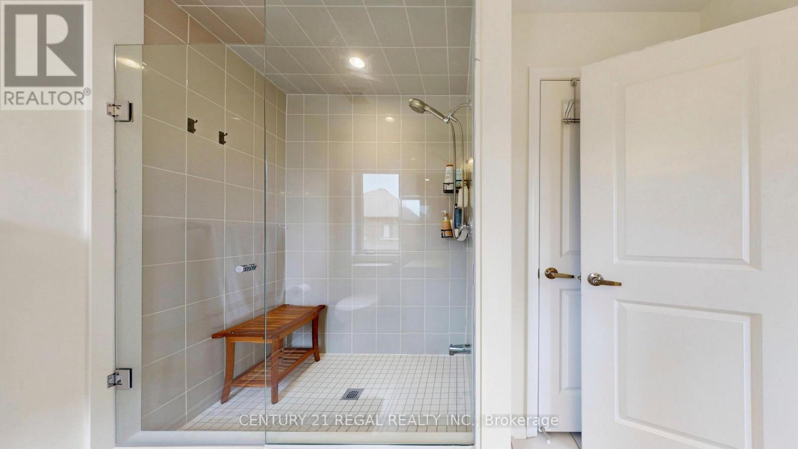 1403 Longspur Trail, Pickering, Ontario  L1X 0N2 - Photo 23 - E13679662