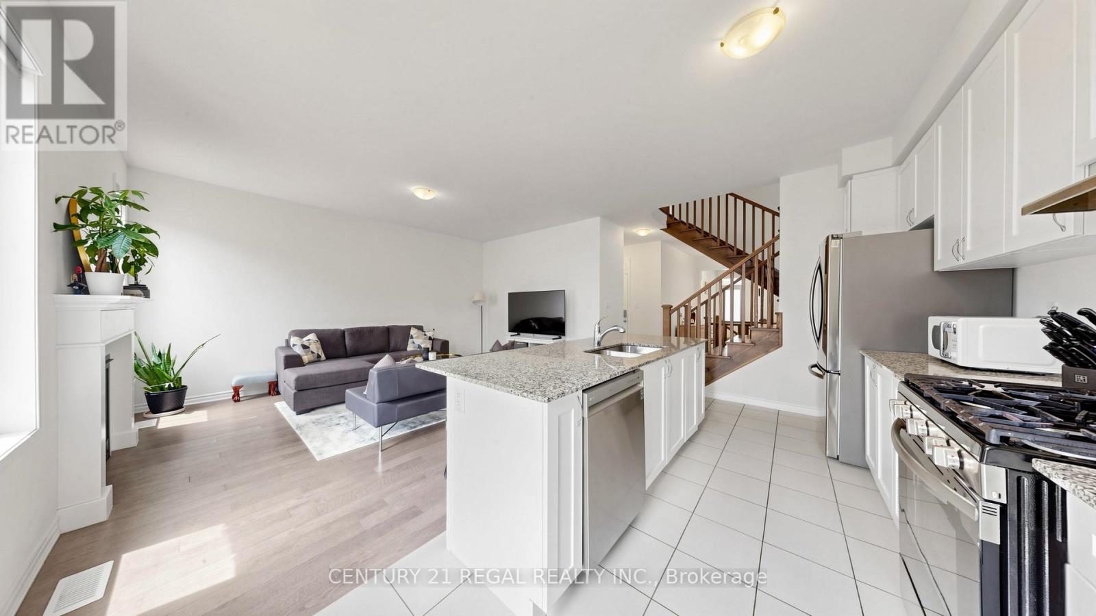 1403 Longspur Trail, Pickering, Ontario  L1X 0N2 - Photo 8 - E13679662