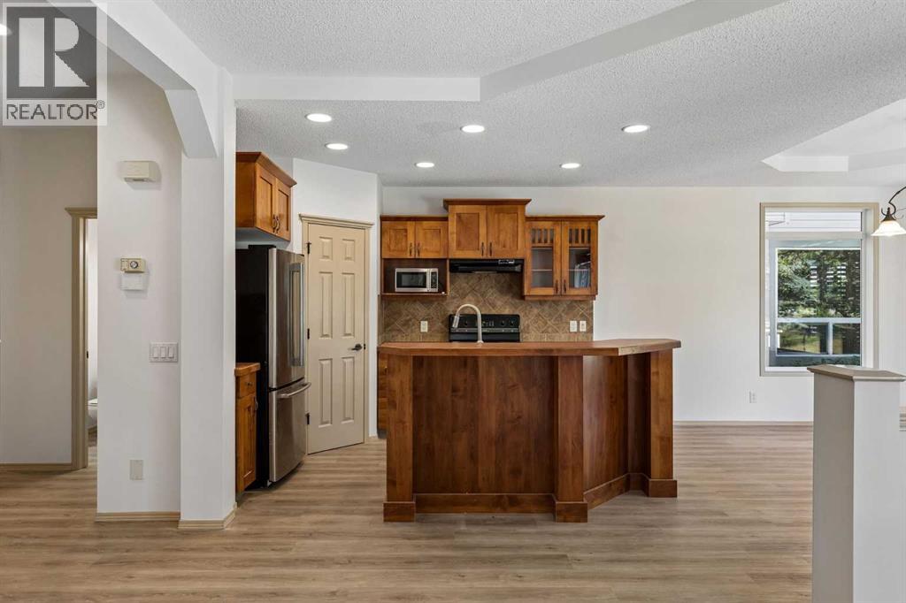 420 Royal Oak Circle Nw, Calgary, Alberta  T3G 4X8 - Photo 13 - A2335895