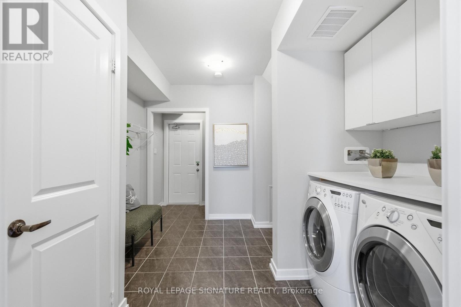 306 John Davis Gate, Whitchurch-Stouffville, Ontario L4A 1X1 - Photo 5 - N13679638