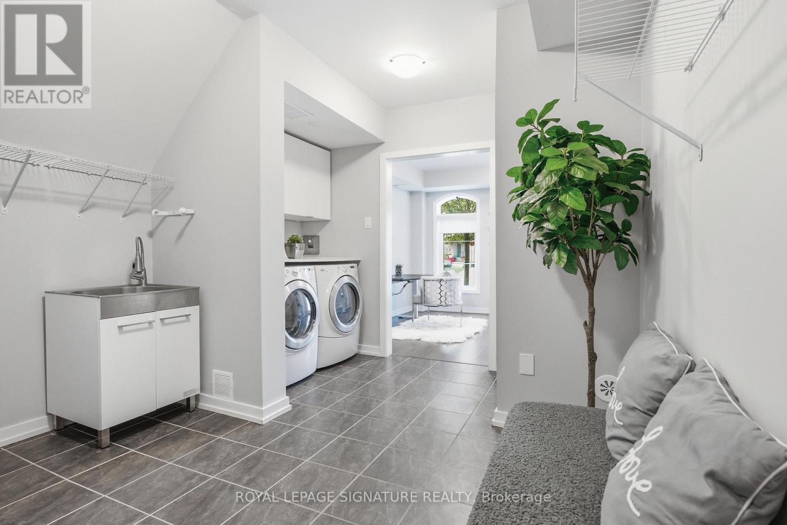 306 John Davis Gate, Whitchurch-Stouffville, Ontario L4A 1X1 - Photo 6 - N13679638
