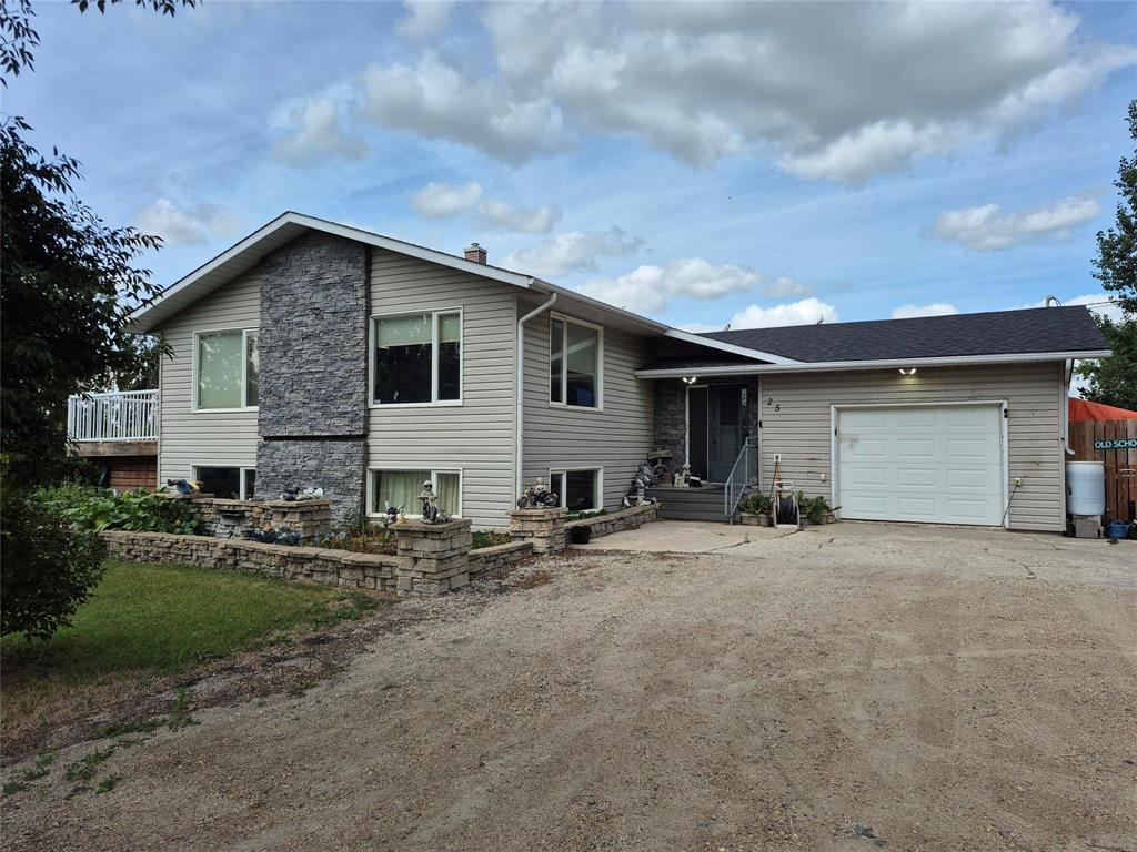 25 Crown Valley Road W, New Bothwell, Manitoba  R0A 1C0 - Photo 2 - 202620128