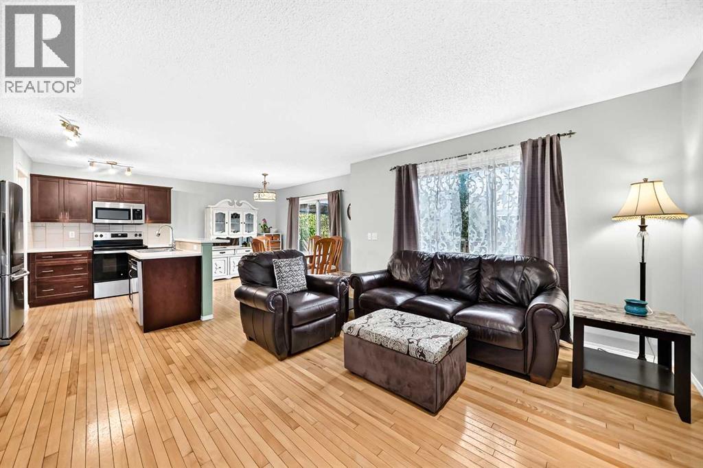 960 Copperfield Boulevard Se, Calgary, Alberta  T2Z 4W7 - Photo 3 - A2337204