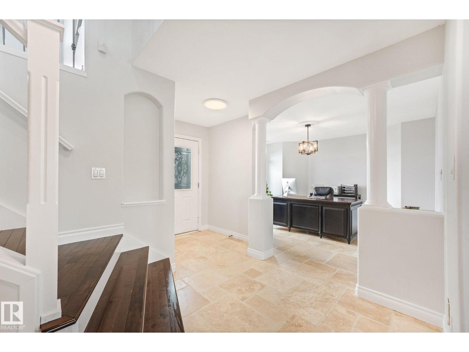 1117 Klarvatten Cove Cv NW, Edmonton, Alberta  T5Z 3N3 - Photo 5 - E4503973