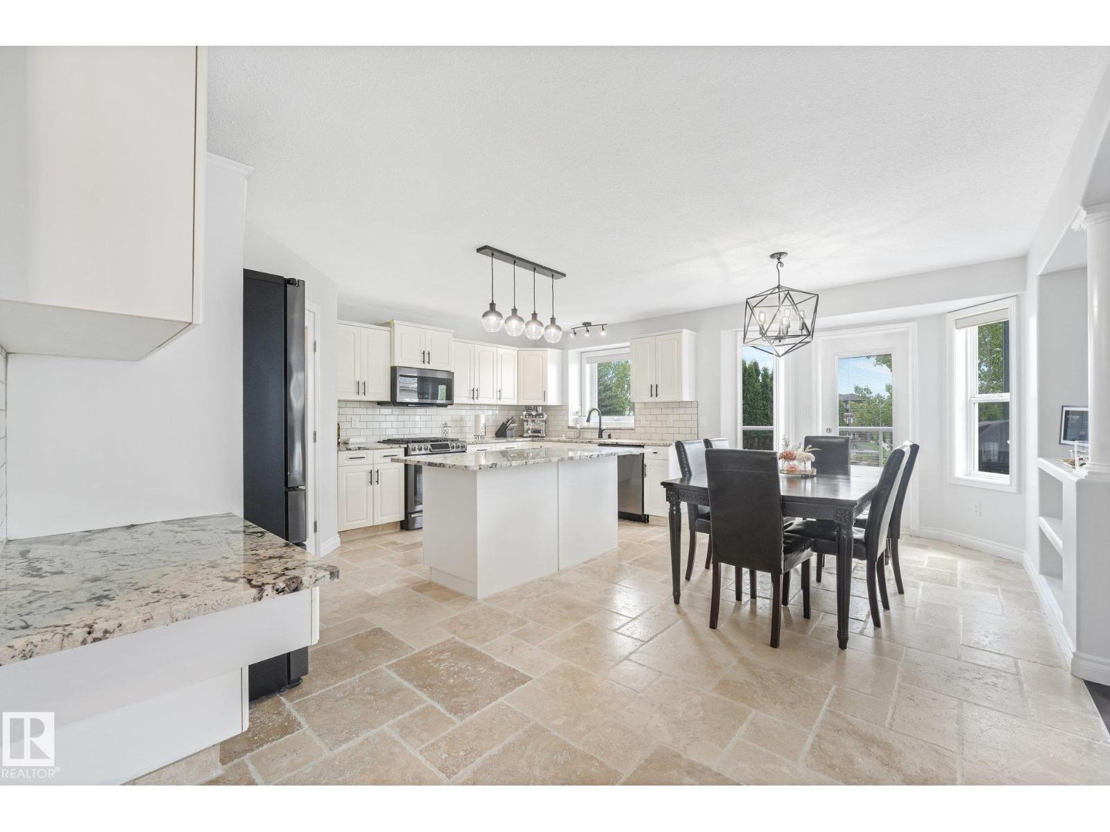 1117 Klarvatten Cove Cv NW, Edmonton, Alberta  T5Z 3N3 - Photo 8 - E4503973