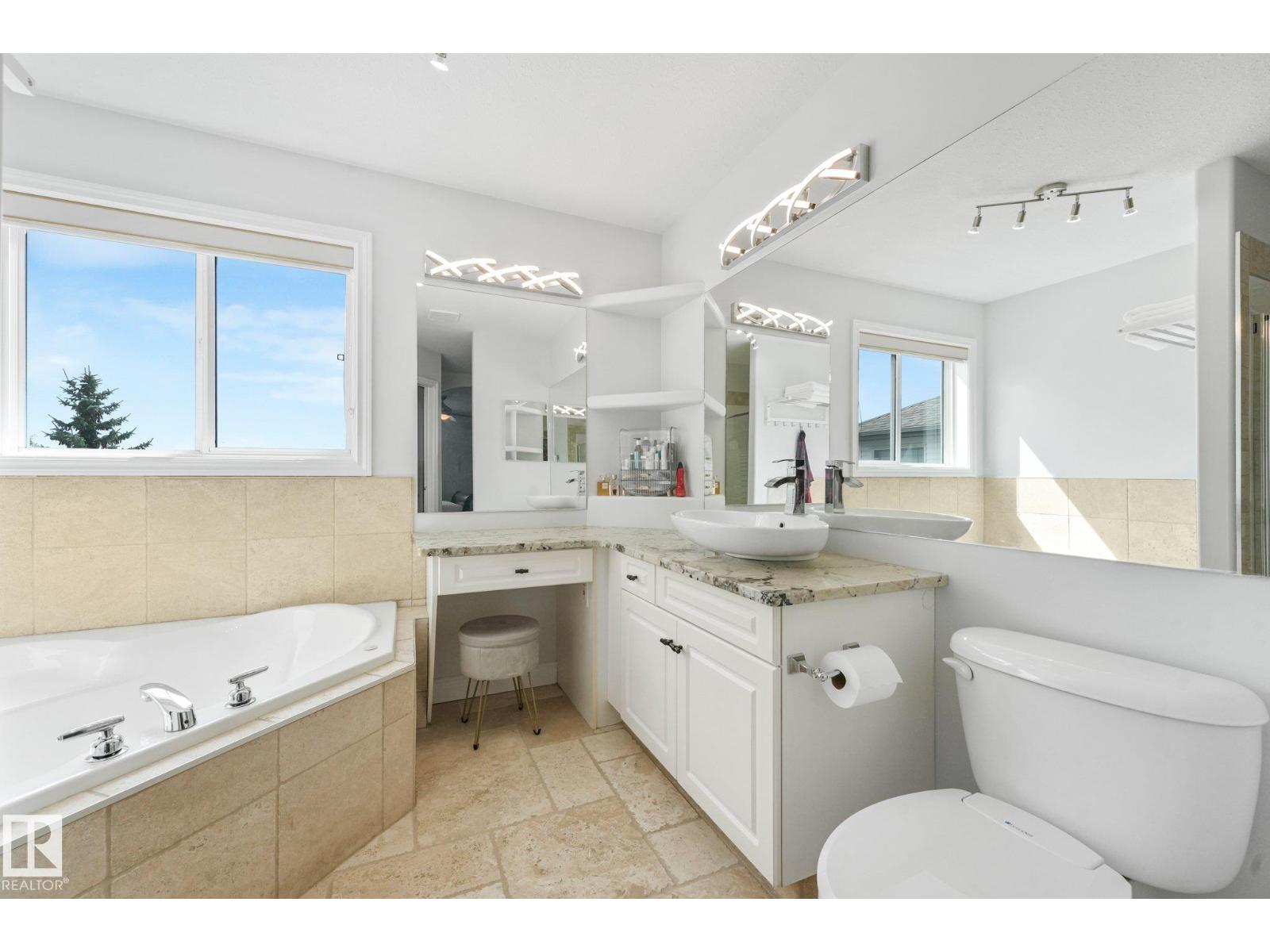 1117 Klarvatten Cove Cv NW, Edmonton, Alberta  T5Z 3N3 - Photo 25 - E4503973