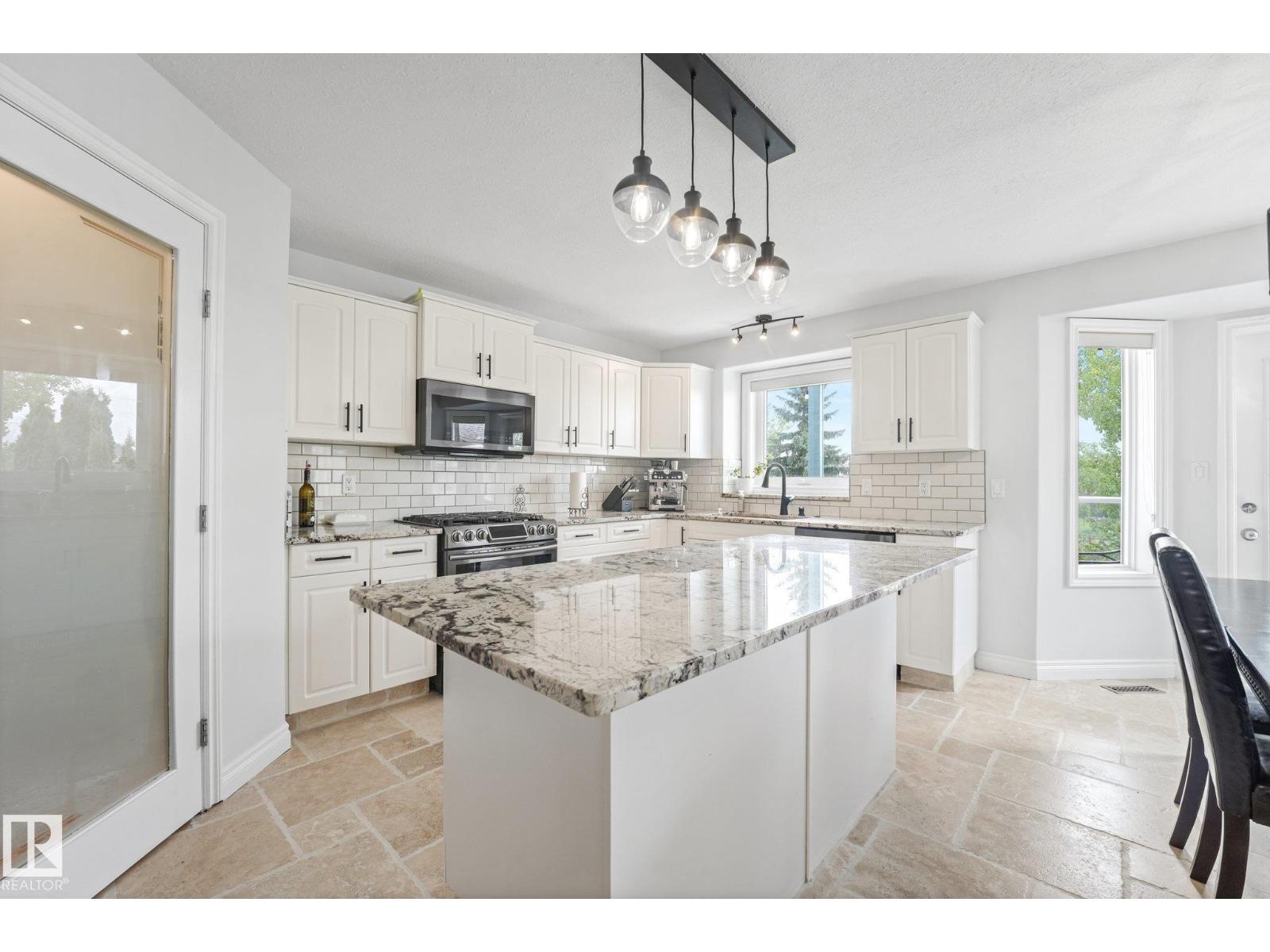 1117 Klarvatten Cove Cv NW, Edmonton, Alberta  T5Z 3N3 - Photo 9 - E4503973