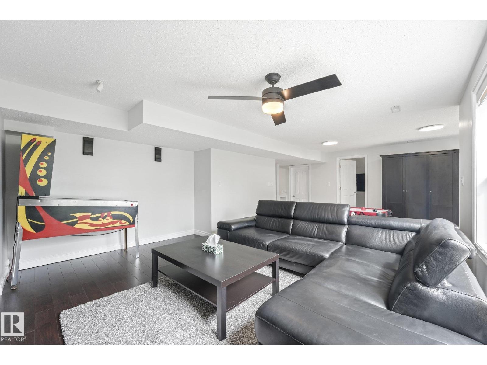 1117 Klarvatten Cove Cv NW, Edmonton, Alberta  T5Z 3N3 - Photo 46 - E4503973