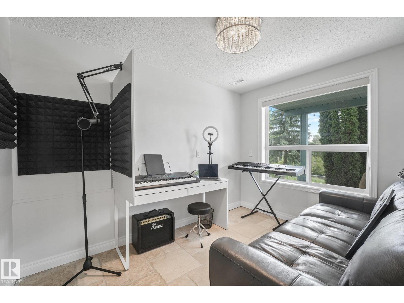1117 Klarvatten Cove Cv NW, Edmonton, Alberta  T5Z 3N3 - Photo 48 - E4503973