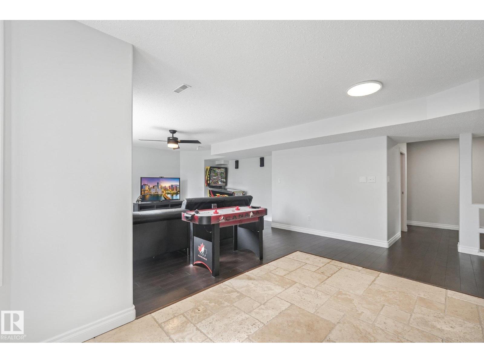 1117 Klarvatten Cove Cv NW, Edmonton, Alberta  T5Z 3N3 - Photo 43 - E4503973