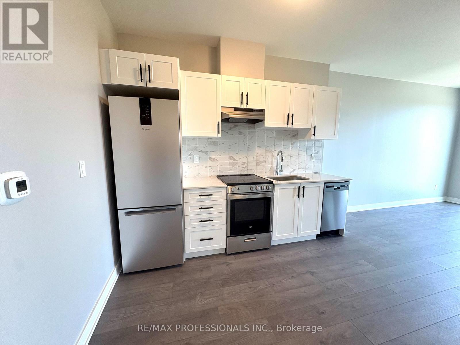 B1402 - 705 Davis Drive, Newmarket, Ontario L3Y 2R2 - Photo 12 - N13679490