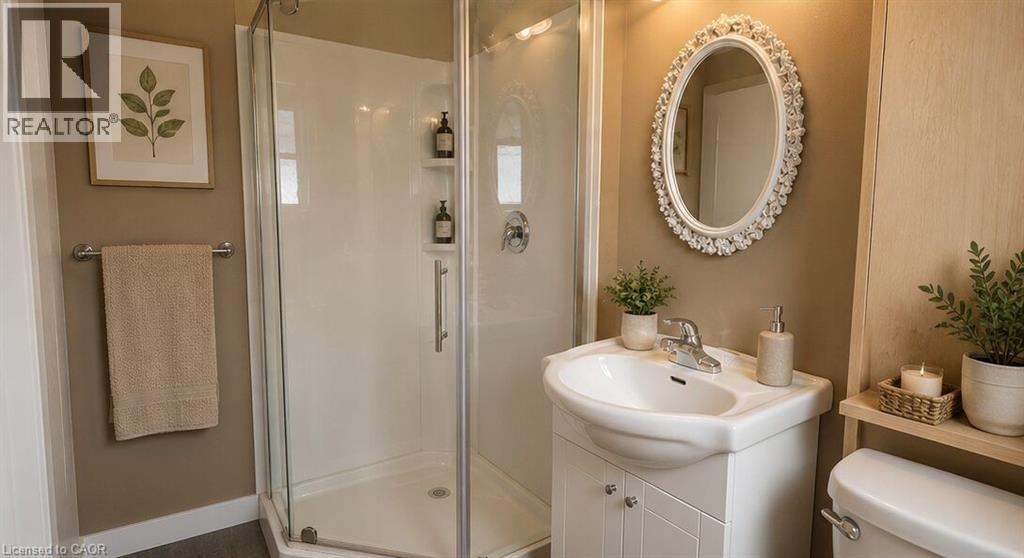 274 East 38th Street, Hamilton, Ontario  L8V 4G3 - Photo 7 - 40850602