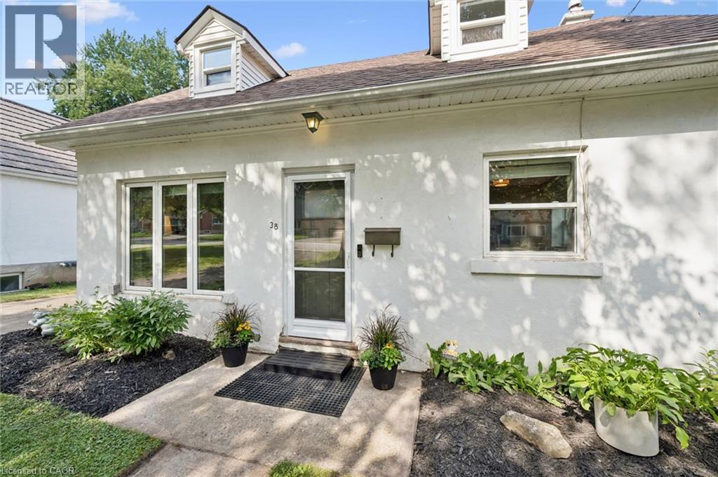 38 Belmont Avenue E, Kitchener, Ontario  N2M 4B9 - Photo 4 - 40854261