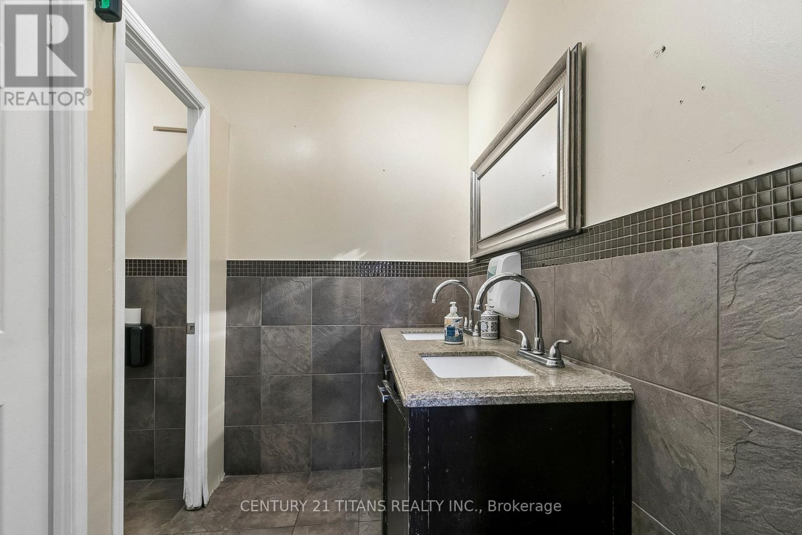 227 Brock Street S, Whitby, Ontario  L1N 4K2 - Photo 30 - E13679684