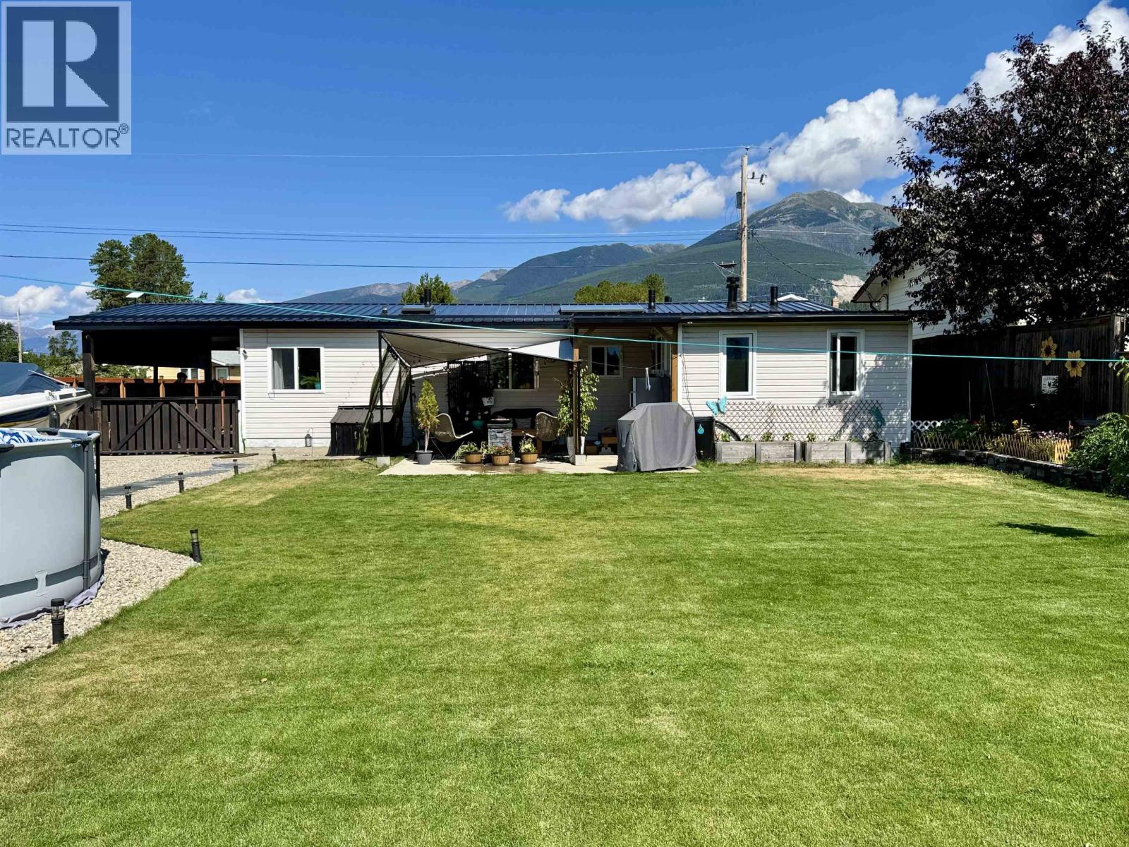 1265 9th Avenue, Valemount, British Columbia  V0E 2Z0 - Photo 2 - R3155541