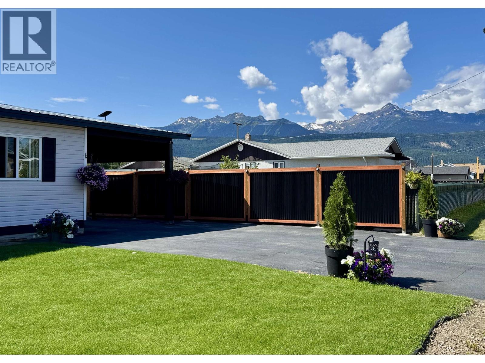 1265 9th Avenue, Valemount, British Columbia  V0E 2Z0 - Photo 4 - R3155541