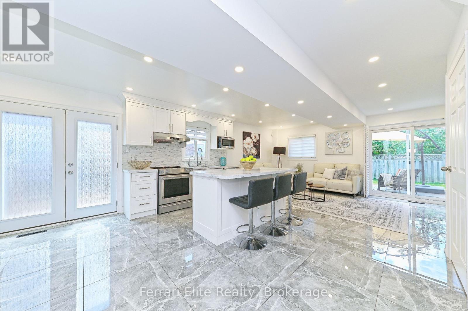 53 BELVEDERE CRESCENT, Richmond Hill, Ontario