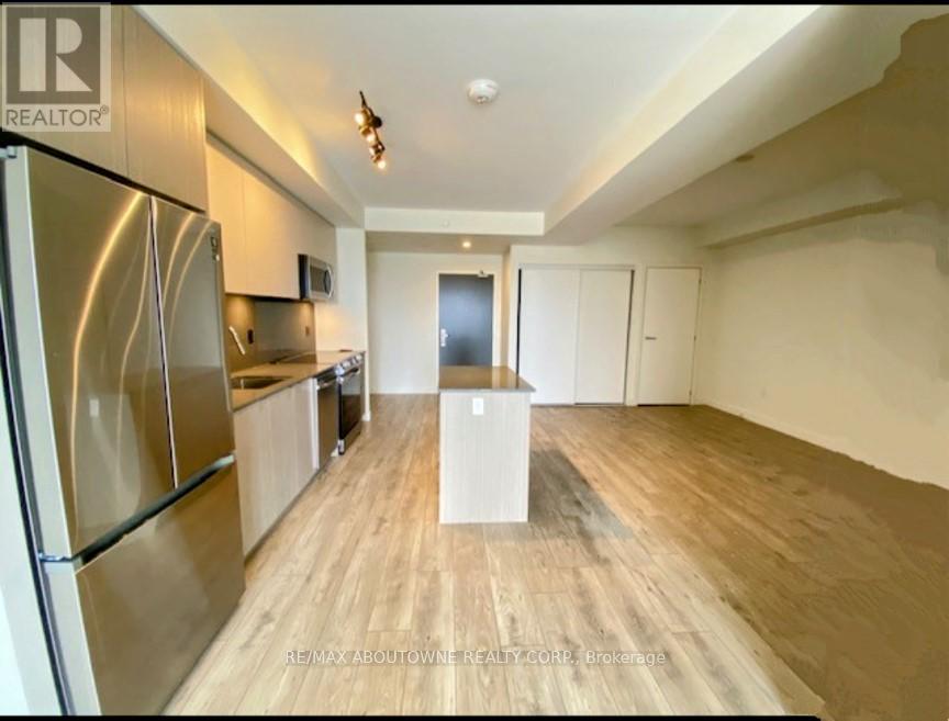 B0723 - 133 Bronte Road, Oakville, Ontario  L6L 3C1 - Photo 3 - W13679704