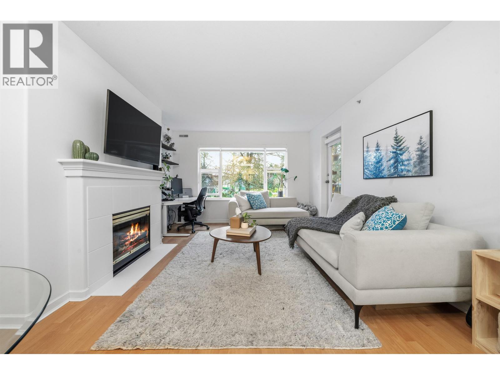 210 5281 Oakmount Crescent, Burnaby, British Columbia  V5H 4S7 - Photo 2 - R3137893