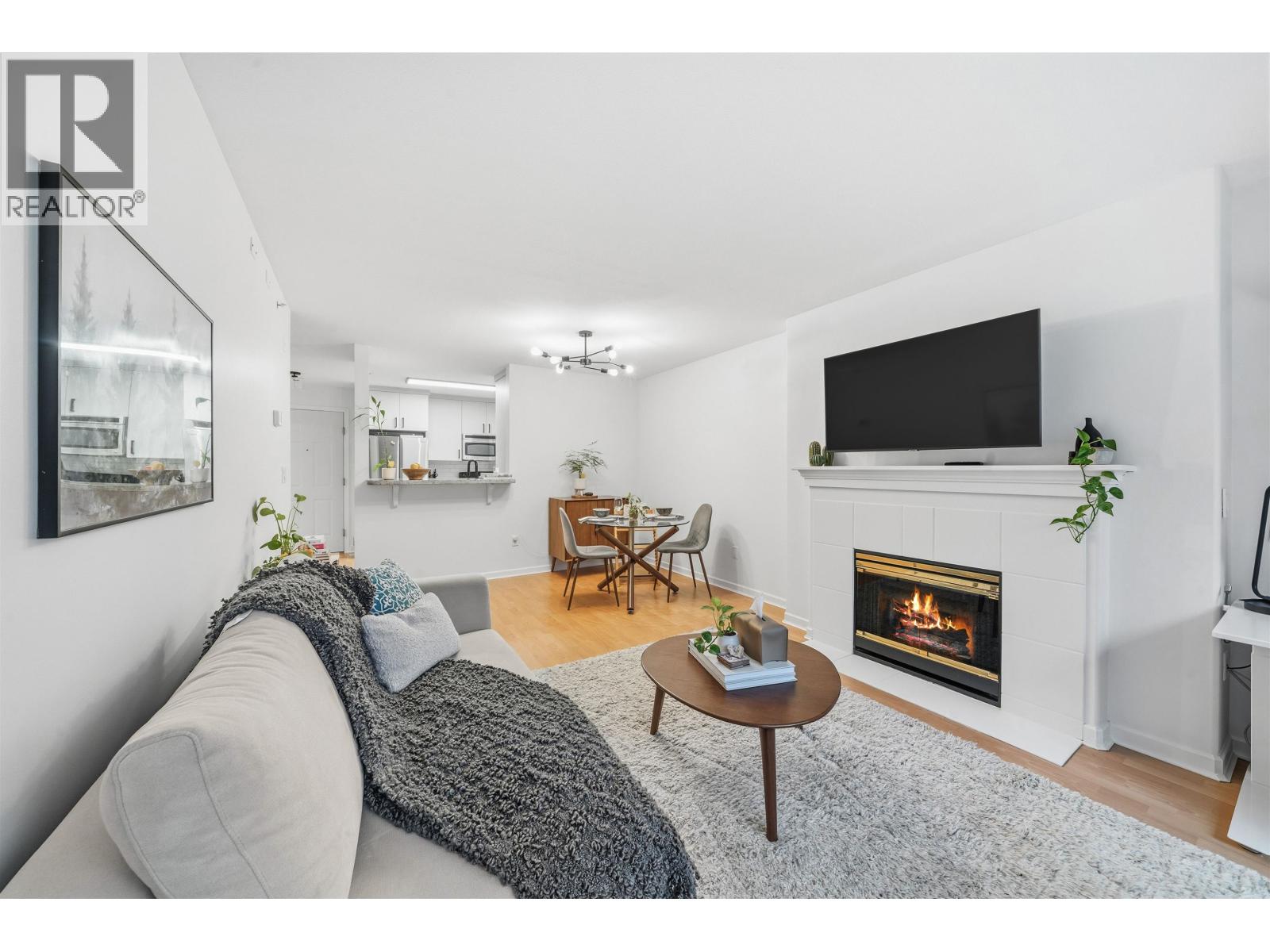 210 5281 Oakmount Crescent, Burnaby, British Columbia  V5H 4S7 - Photo 5 - R3137893