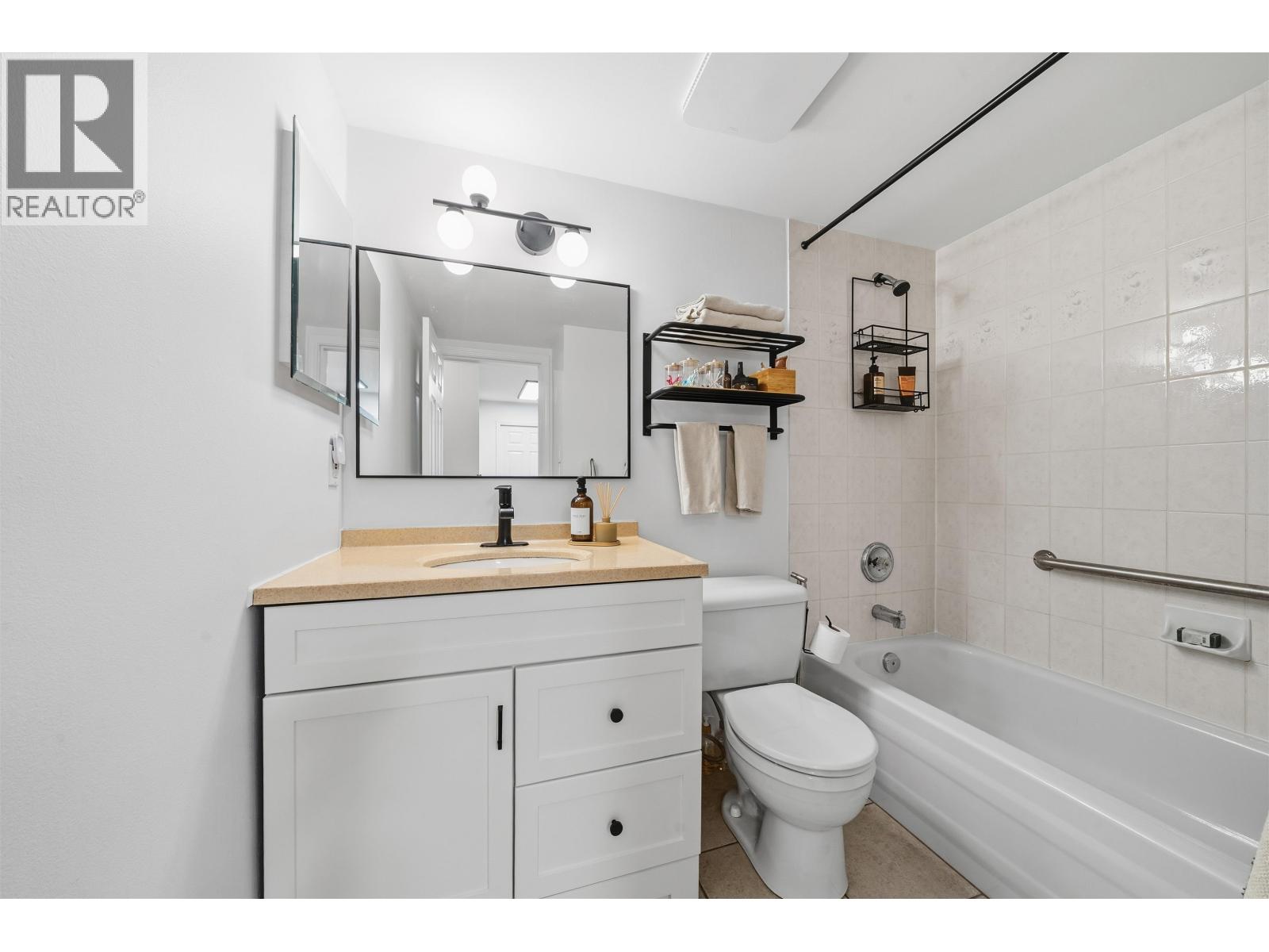 210 5281 Oakmount Crescent, Burnaby, British Columbia  V5H 4S7 - Photo 17 - R3137893