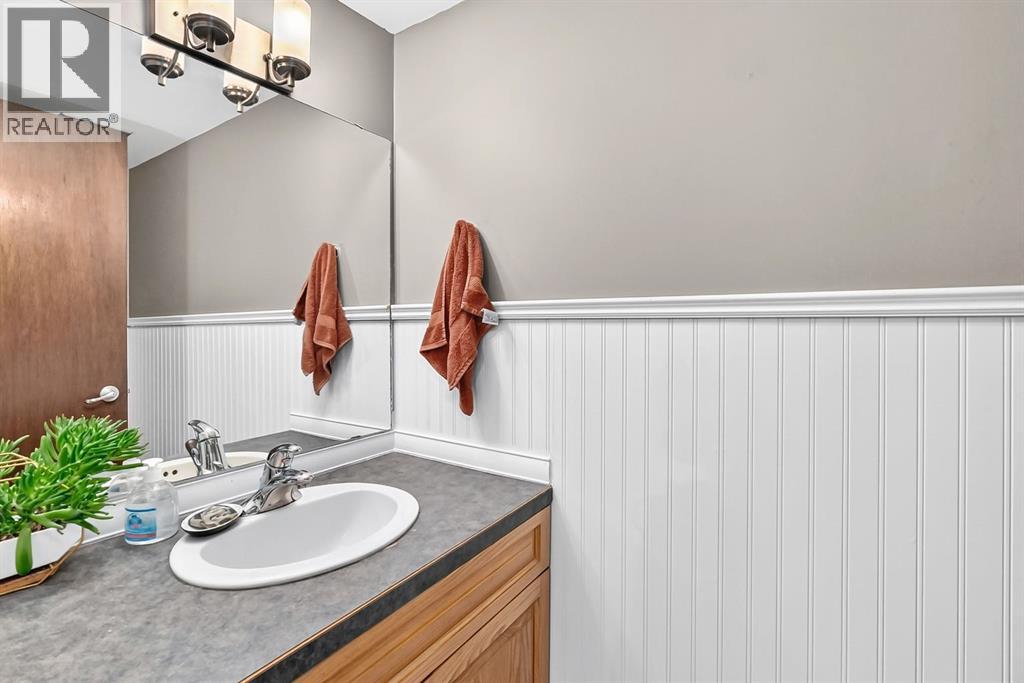961 Ranchview Crescent Nw, Calgary, Alberta  T3G 1A4 - Photo 17 - A2331907