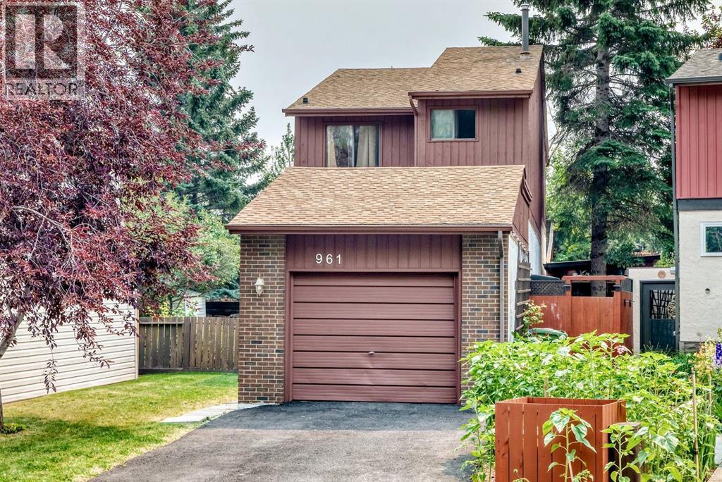 961 Ranchview Crescent Nw, Calgary, Alberta  T3G 1A4 - Photo 2 - A2331907