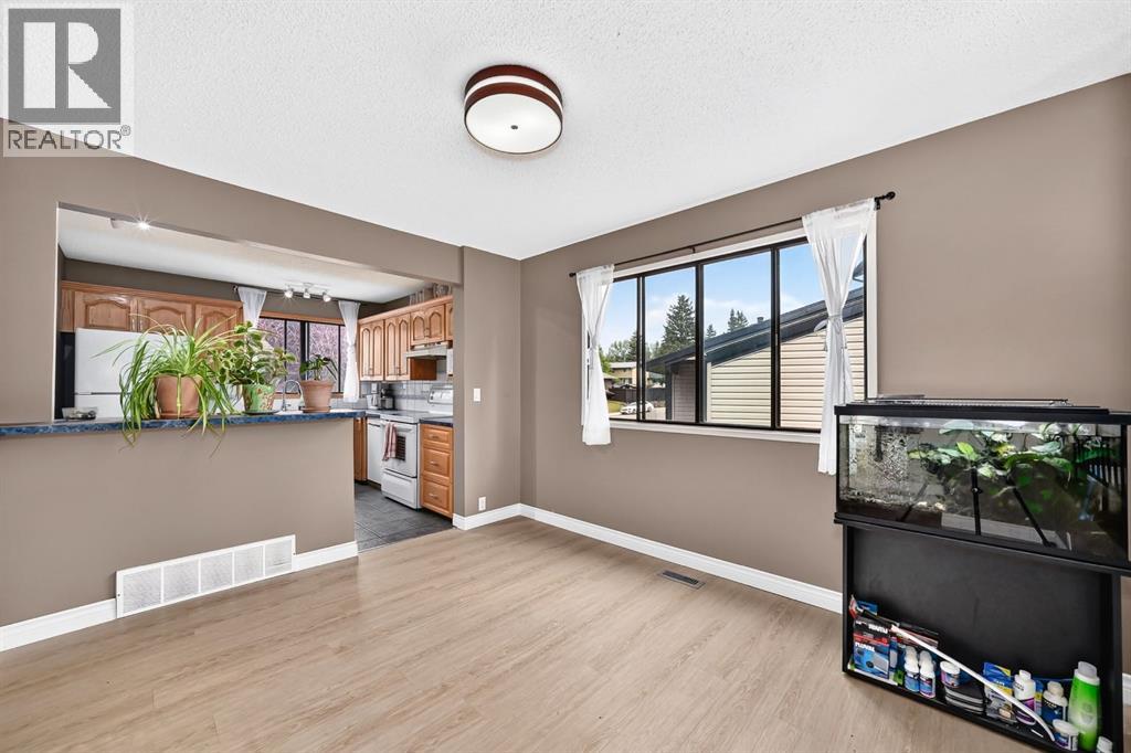 961 Ranchview Crescent Nw, Calgary, Alberta  T3G 1A4 - Photo 12 - A2331907