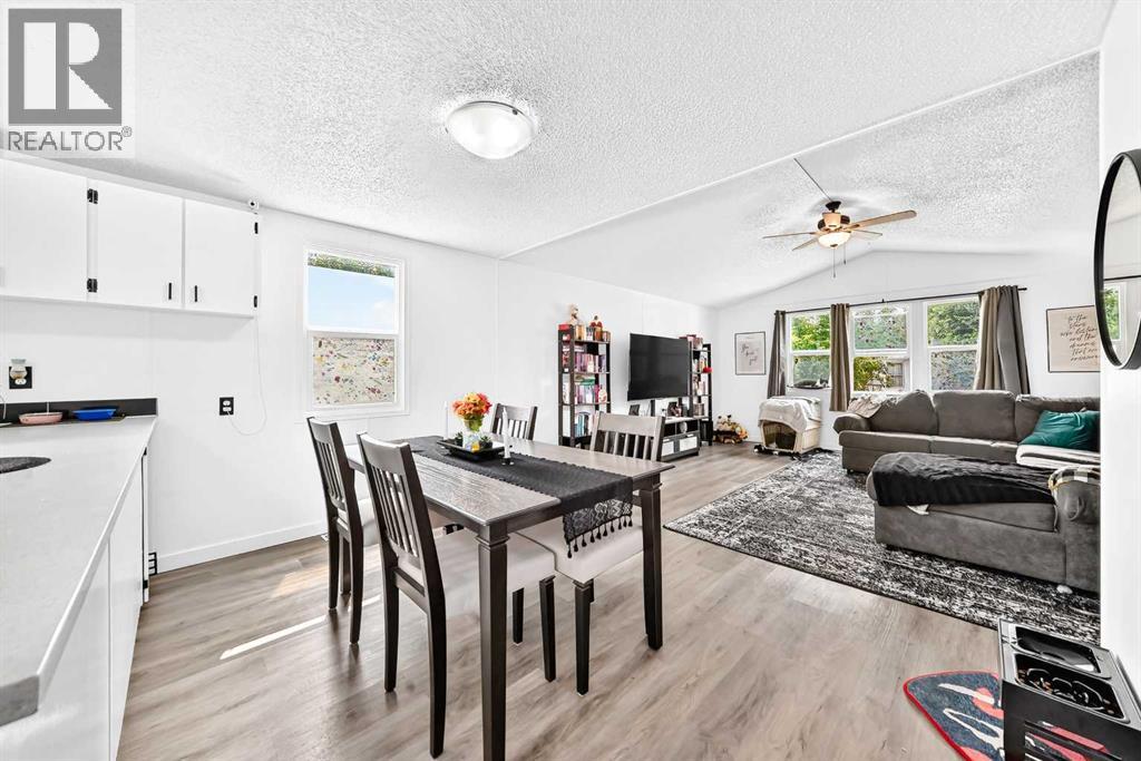 350, 3223 83 Street NW, Calgary, Alberta  T3B 5N9 - Photo 12 - A2334552