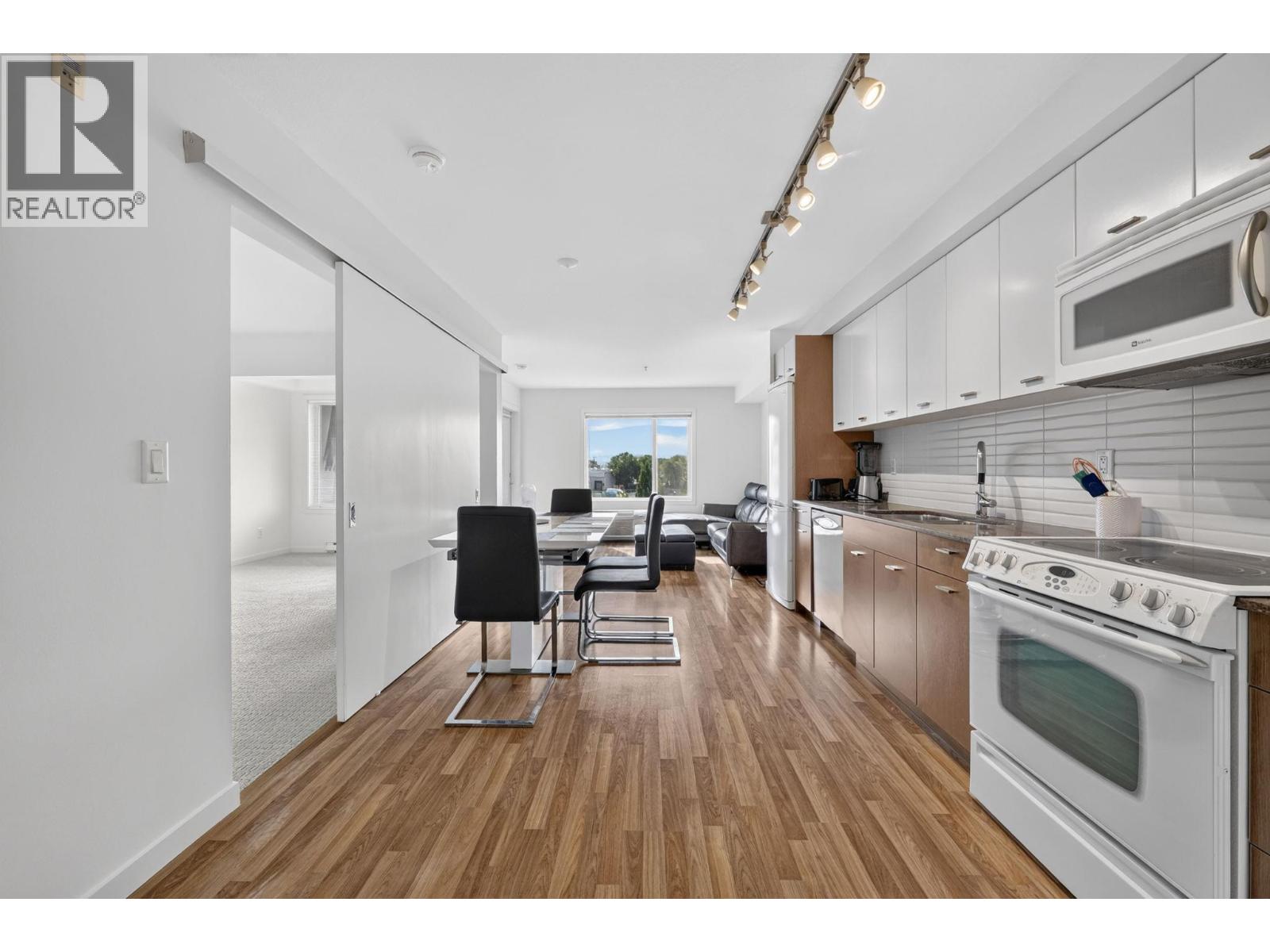1550 Dickson Avenue Unit# 306, Kelowna, British Columbia  V1Y 9Y8 - Photo 6 - 10397757