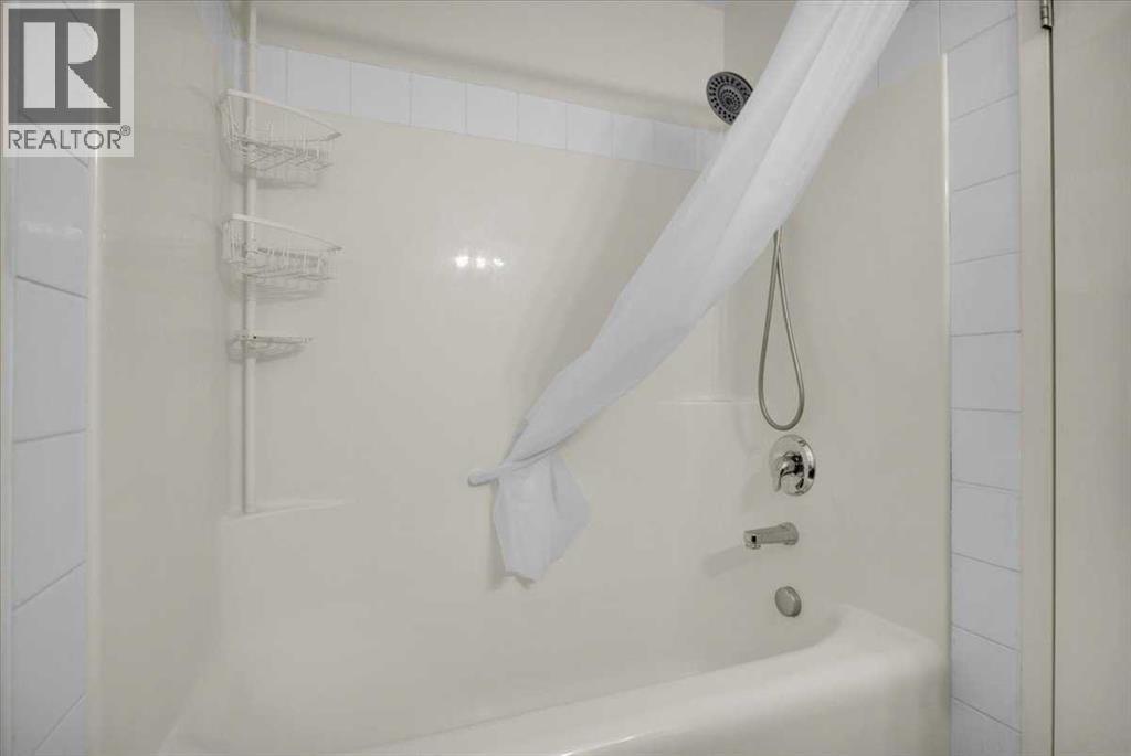 1108, 73 Erin Woods Court Se, Calgary, Alberta T2B 3V2 - Photo 14 - A2337670