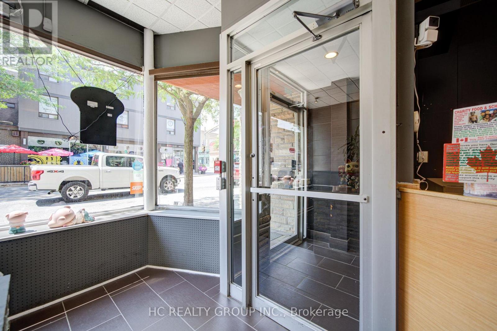 107 Brock Street S, Whitby, Ontario  L1N 4J9 - Photo 2 - E13679790