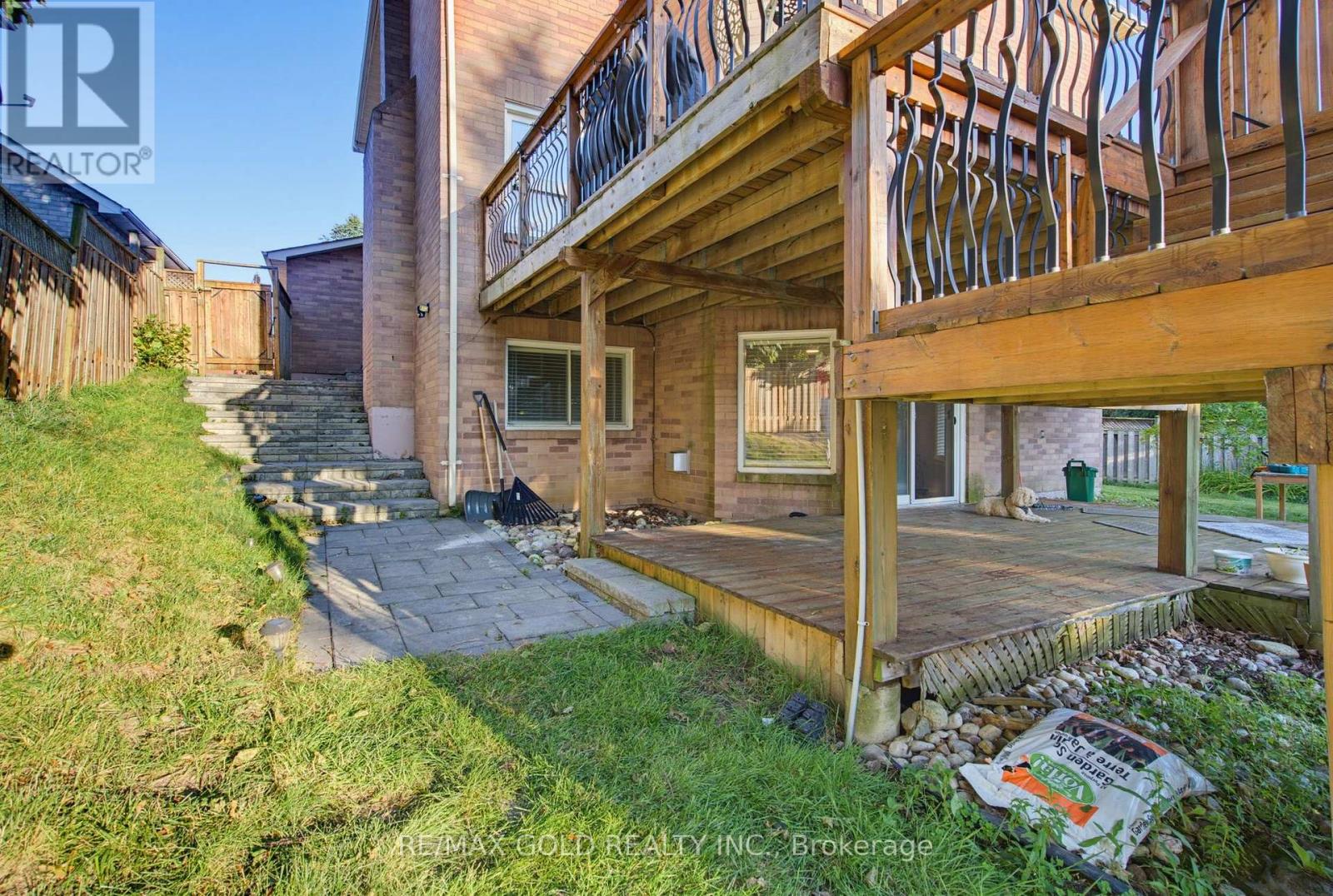 38 Silverbirch Place, Whitby, Ontario  L1R 1X6 - Photo 44 - E13679818