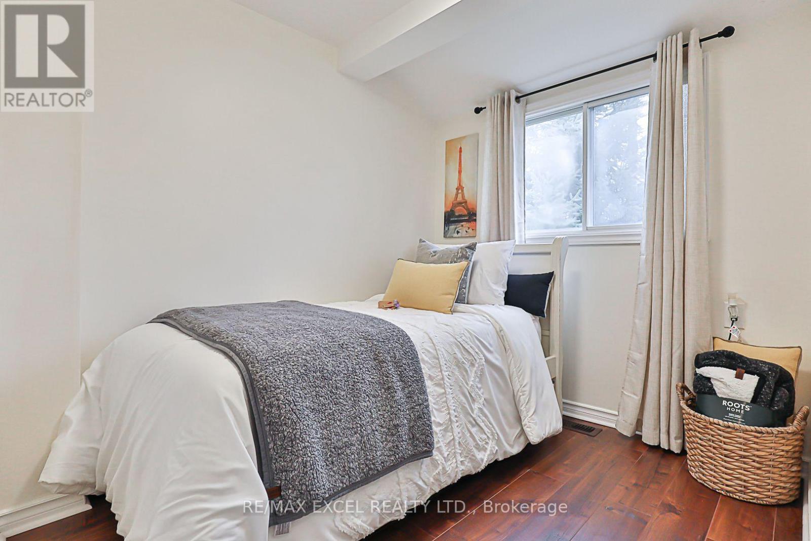 255 Parkway Avenue, Georgina, Ontario  L4P 2W1 - Photo 14 - N13669164