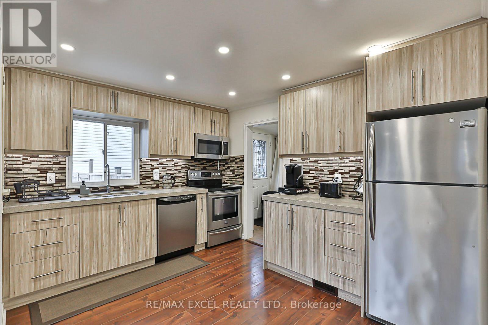255 Parkway Avenue, Georgina, Ontario  L4P 2W1 - Photo 8 - N13669164