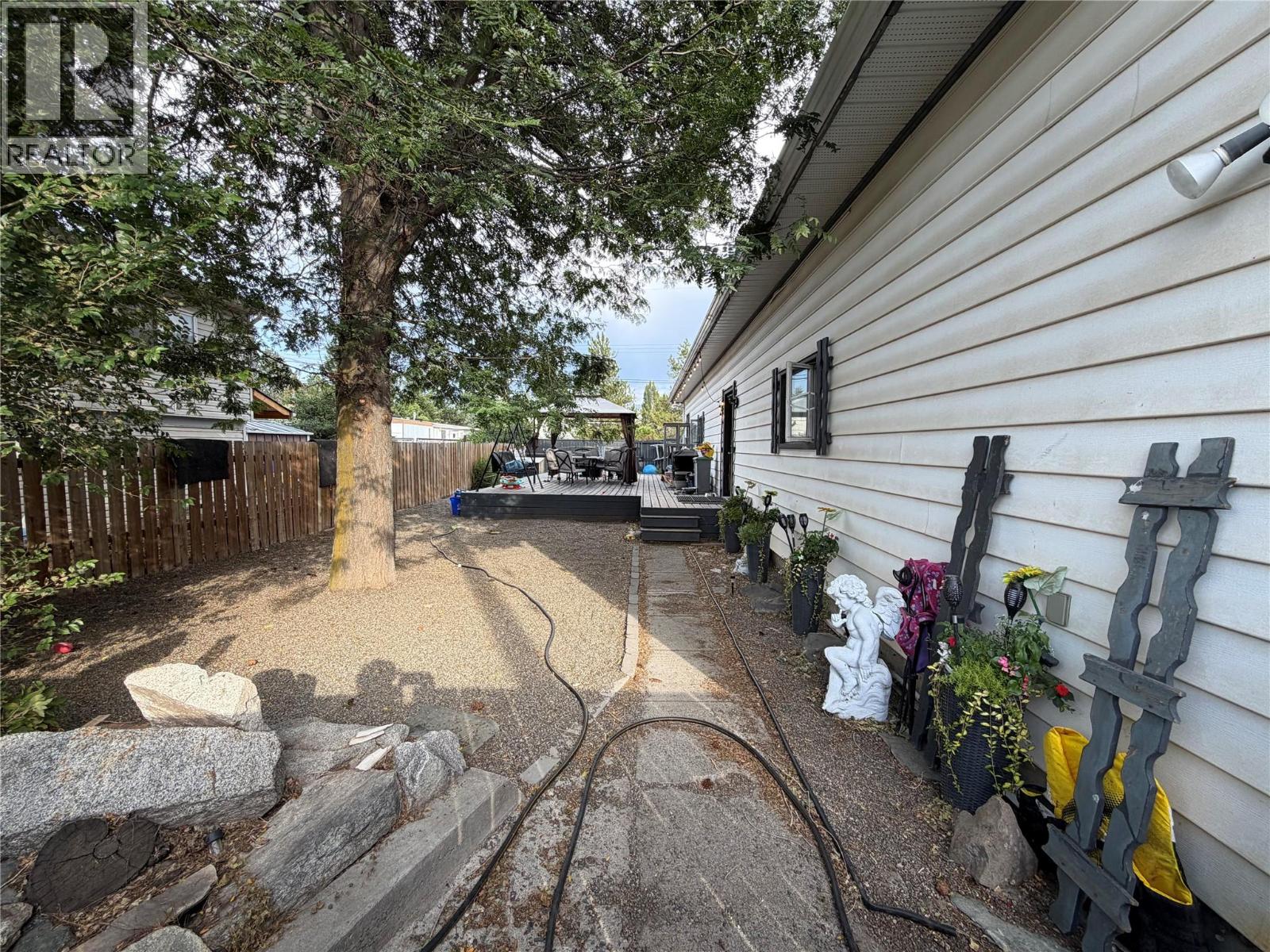 1288 Douglas Street, Merritt, British Columbia  V1K 1C9 - Photo 3 - 10397893