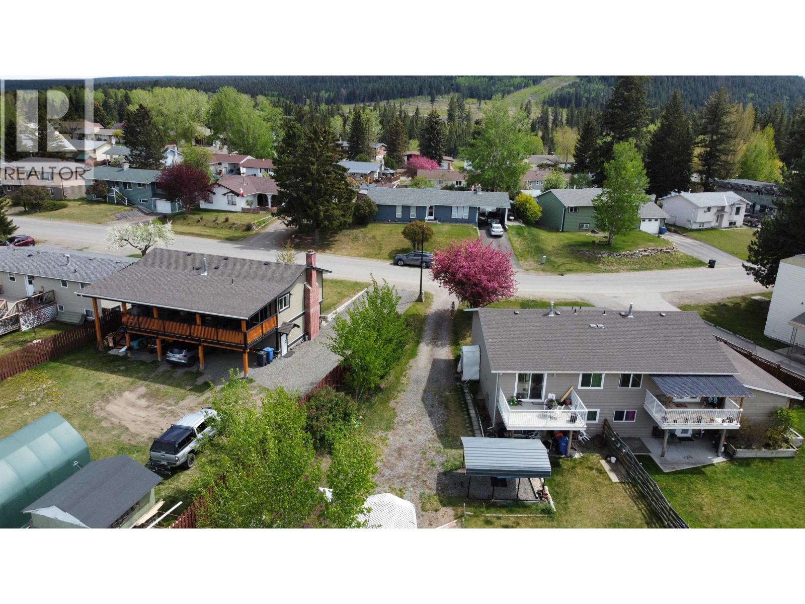 238 Elm Avenue, 100 Mile House, British Columbia  V0K 2E0 - Photo 2 - R3100324