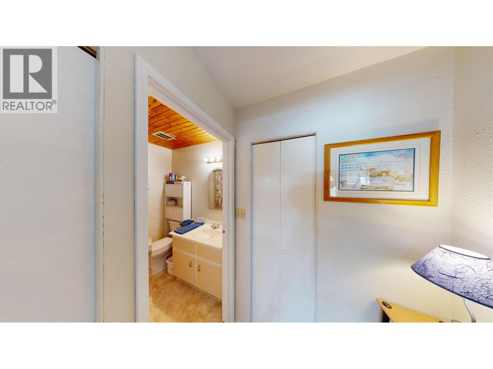 238 Elm Avenue, 100 Mile House, British Columbia  V0K 2E0 - Photo 18 - R3100324