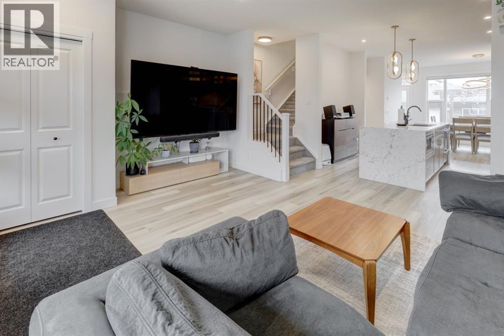 174 Rowley Gate NW, Calgary, Alberta  T3L 0H7 - Photo 4 - A2337163