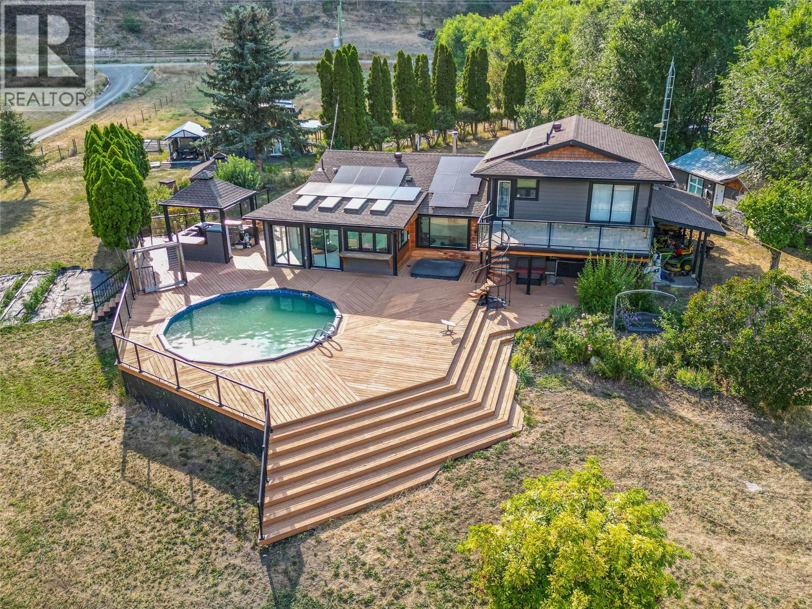 8576 Westsyde Road, Kamloops, British Columbia  V2B 8S3 - Photo 2 - 10391520