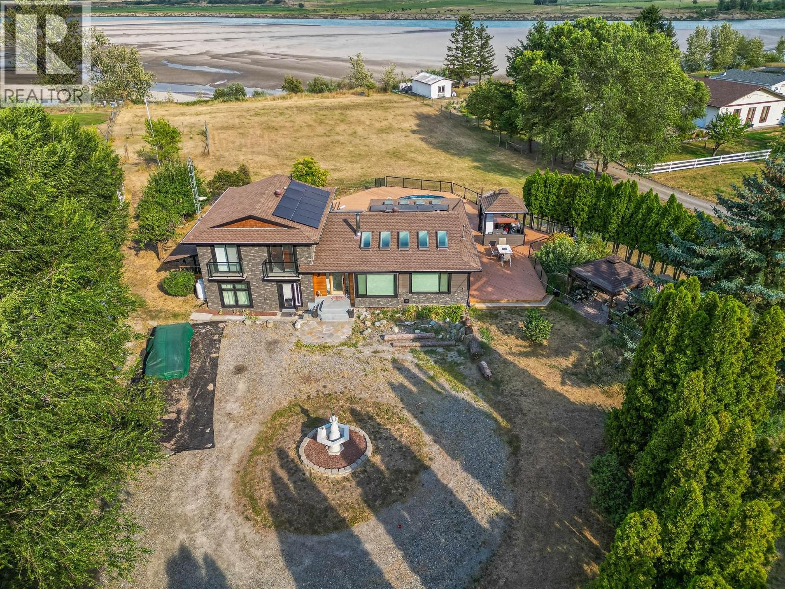 8576 WESTSYDE Road, Kamloops, British Columbia