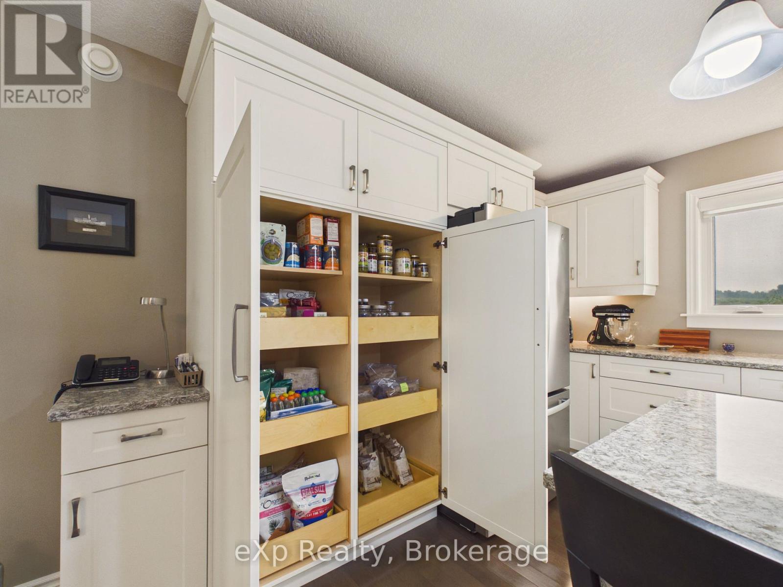 207 Edmund Street, West Grey, Ontario  N0G 1C0 - Photo 16 - X13585132