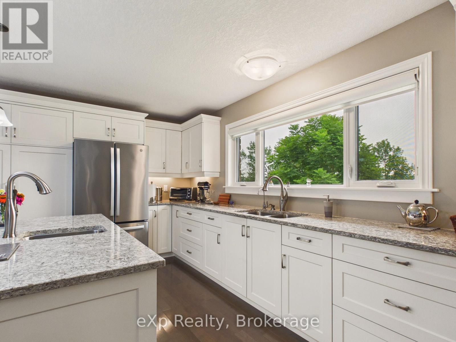 207 Edmund Street, West Grey, Ontario  N0G 1C0 - Photo 9 - X13585132