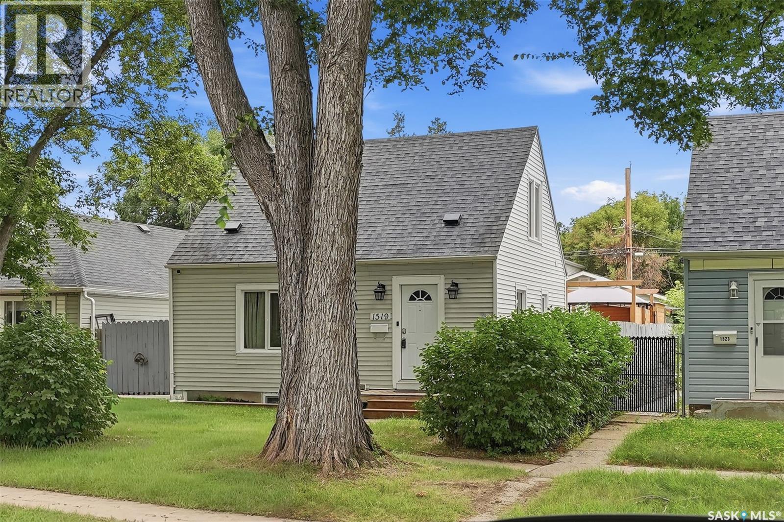 1519 C Avenue N, Saskatoon, Saskatchewan  S7L 1L2 - Photo 2 - SK045721