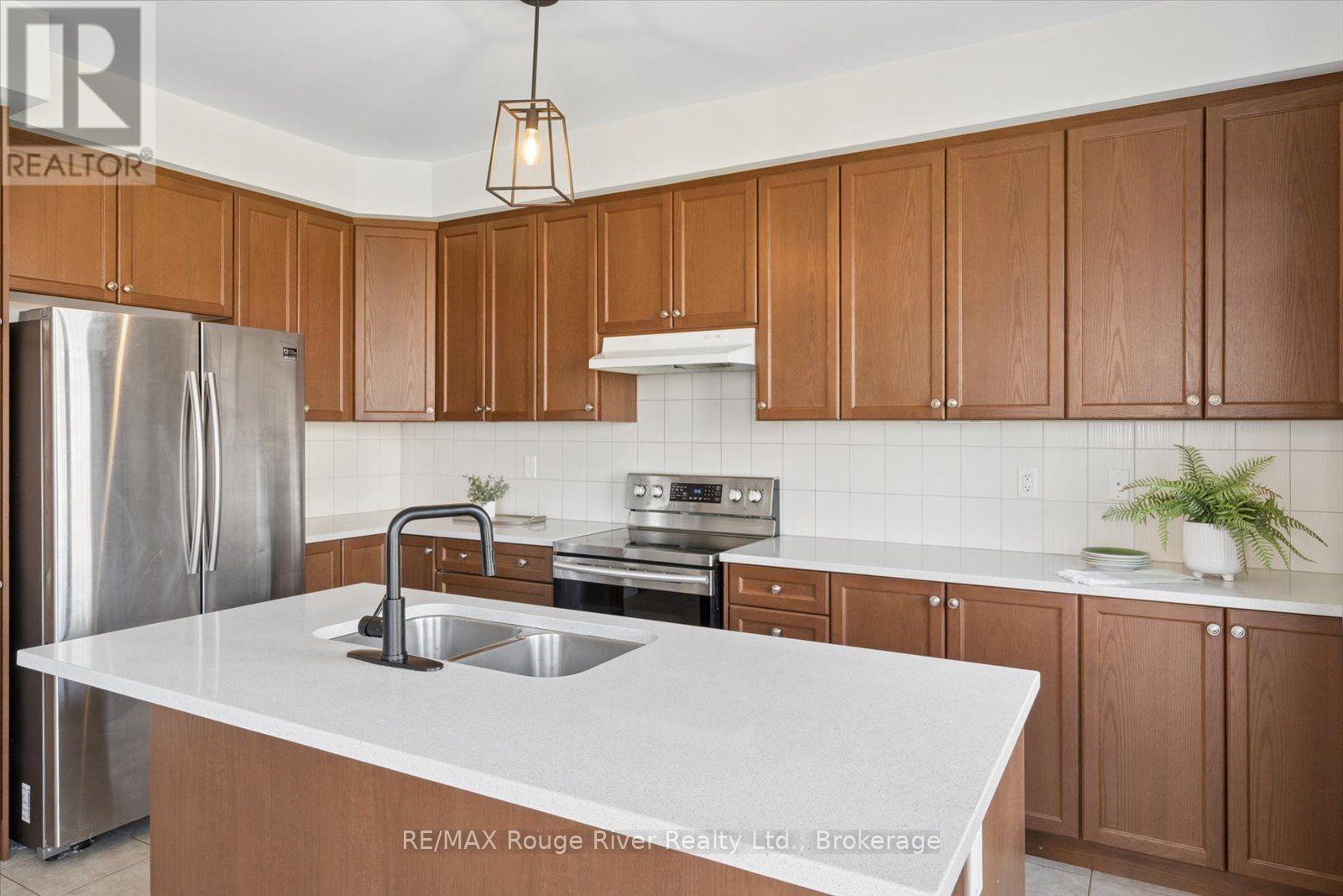 12 Bill Hutchinson Crescent, Clarington, Ontario  L1C 7E1 - Photo 23 - E13679852