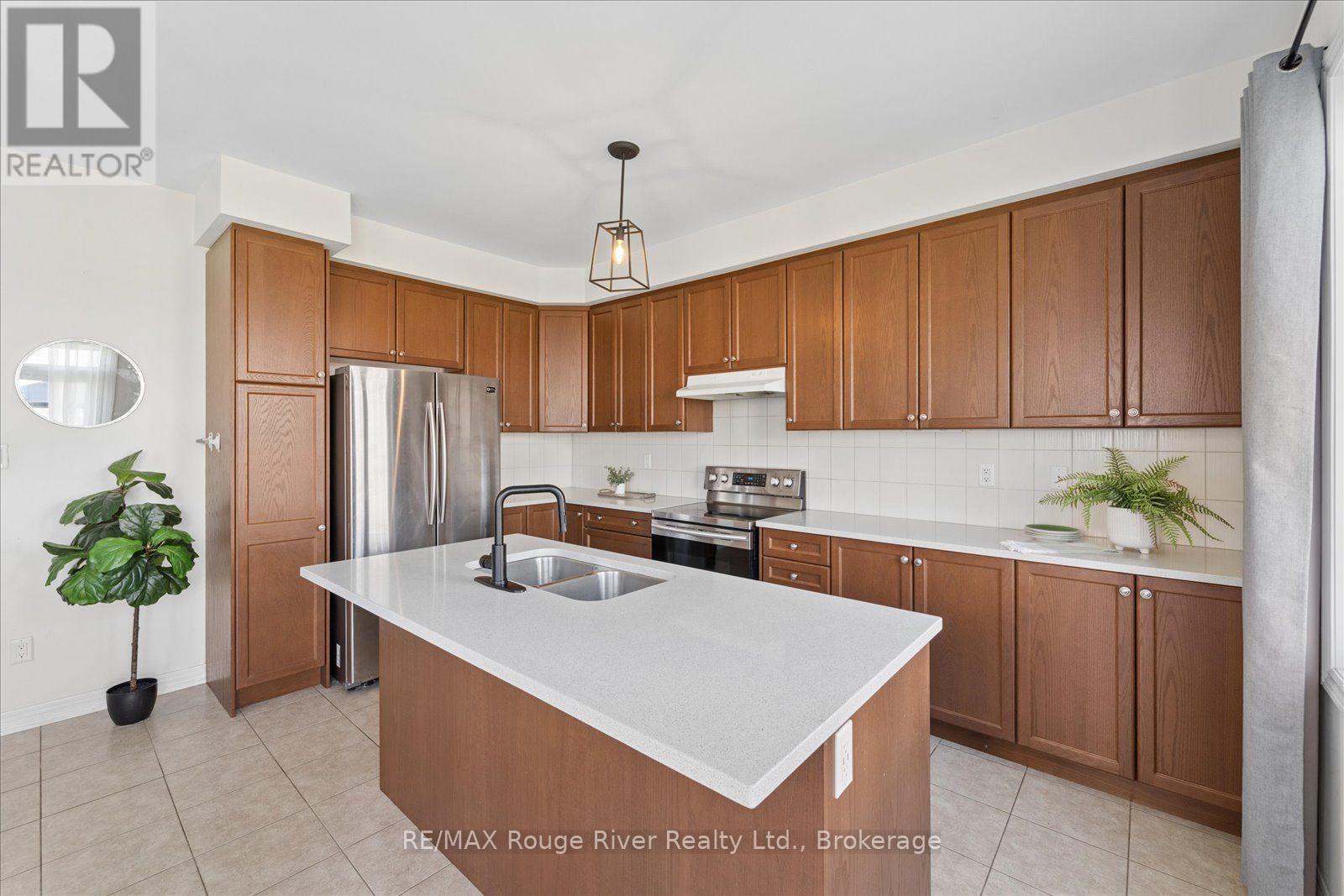 12 Bill Hutchinson Crescent, Clarington, Ontario  L1C 7E1 - Photo 25 - E13679852