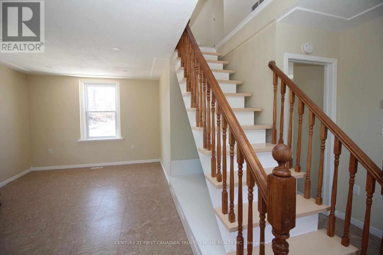 Upper - 12 Weston Street, London South, Ontario  N6C 1R1 - Photo 14 - X13679880