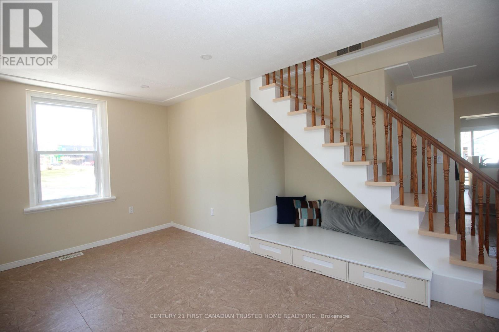 Upper - 12 Weston Street, London South, Ontario  N6C 1R1 - Photo 15 - X13679880
