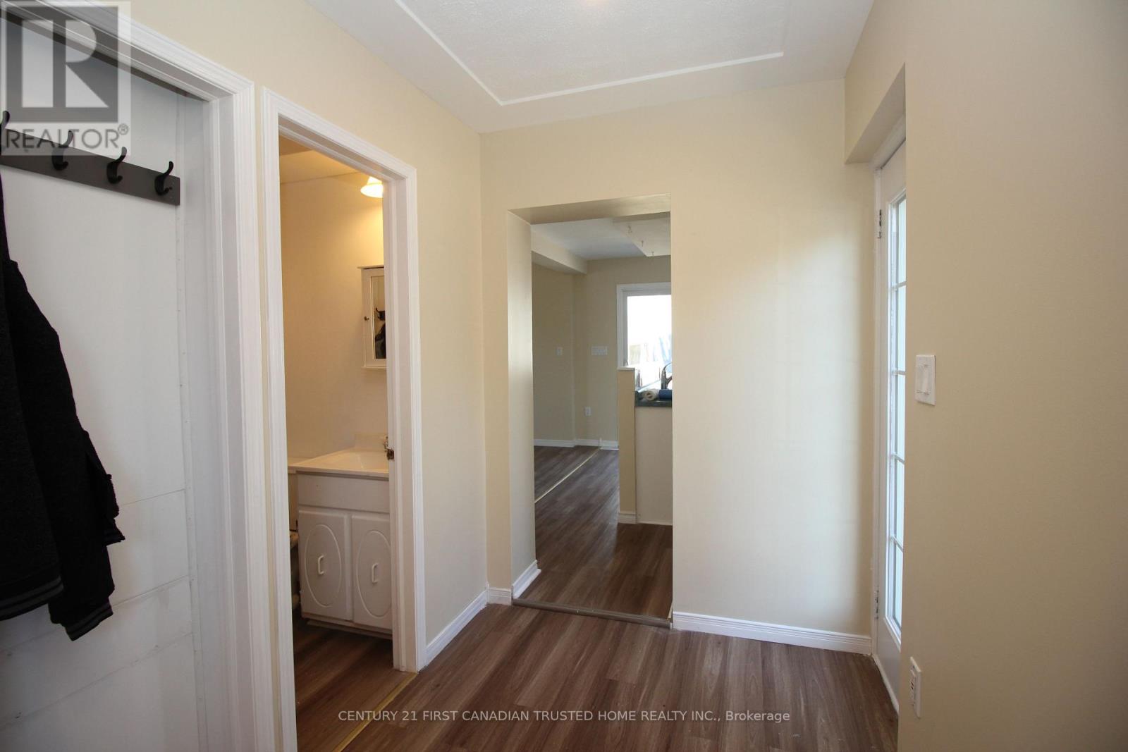 Upper - 12 Weston Street, London South, Ontario  N6C 1R1 - Photo 17 - X13679880