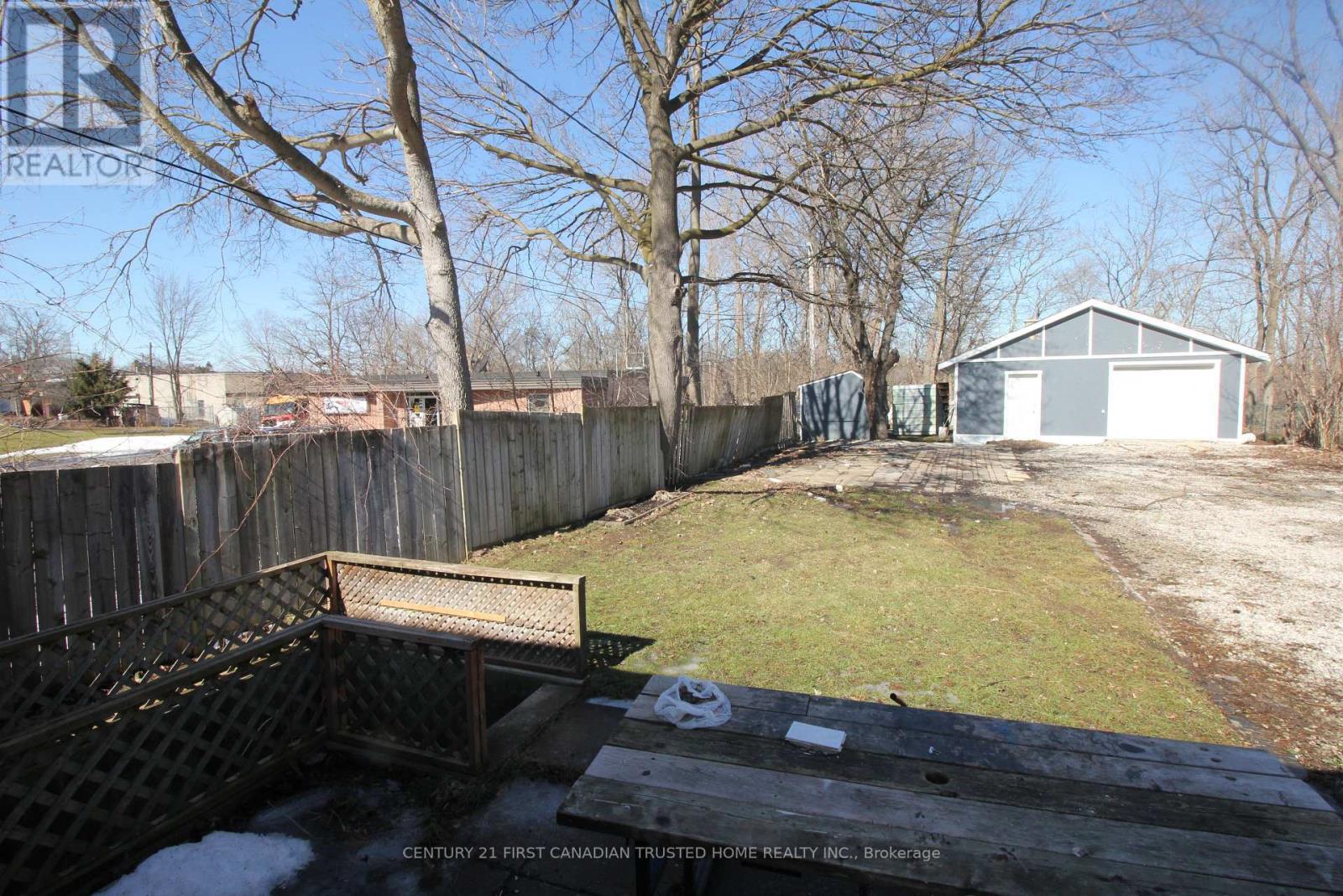 Upper - 12 Weston Street, London South, Ontario  N6C 1R1 - Photo 19 - X13679880